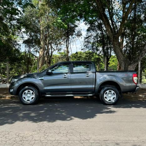 FORD Ranger 3.2 20V XLT 4X4 CABINE DUPLA TURBO DIESEL AUTOMTICO, Foto 2