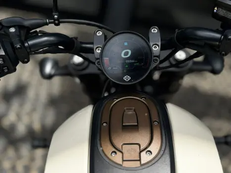 HARLEY DAVIDSON Sportster XL 1200 ROADSTER, Foto 12