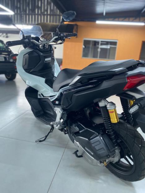 HONDA ADV 150 , Foto 2