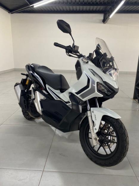 HONDA ADV 150 , Foto 3