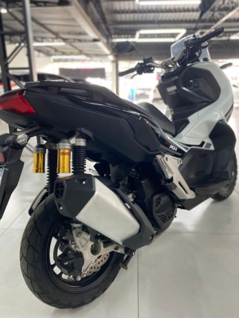 HONDA ADV 150 , Foto 4