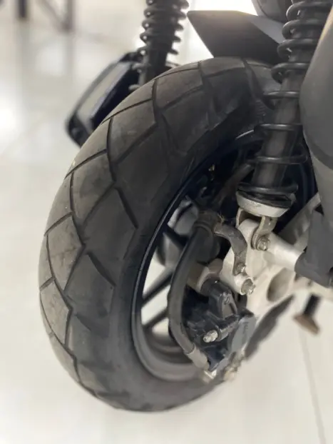 HONDA ADV 150 , Foto 8