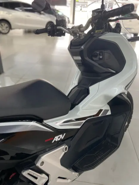 HONDA ADV 150 , Foto 9