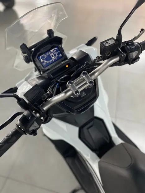 HONDA ADV 150 , Foto 10