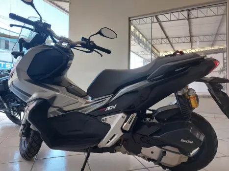 HONDA ADV 150 , Foto 8