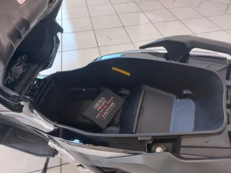 HONDA ADV 150 , Foto 9