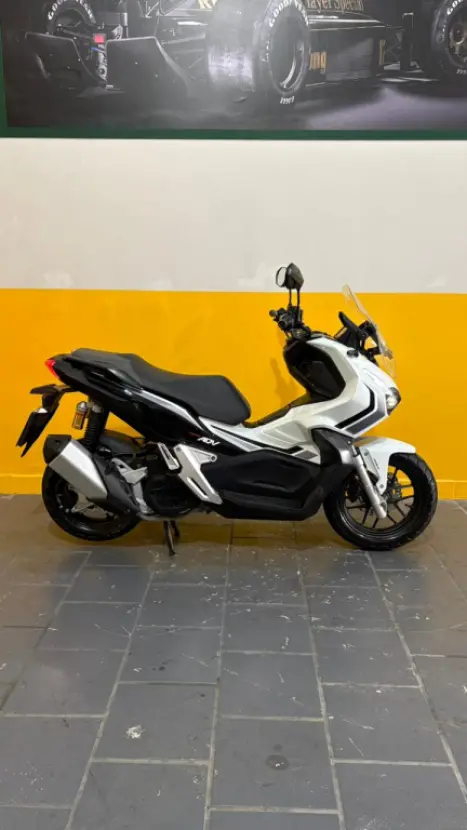 HONDA ADV 150 ABS, Foto 2