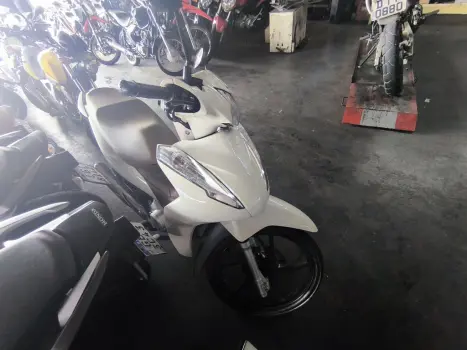 HONDA Biz 125 EX, Foto 2
