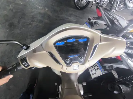 HONDA Biz 125 EX, Foto 3