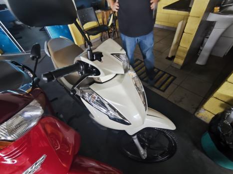 HONDA Biz 125 EX, Foto 2