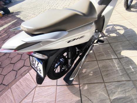 HONDA Biz 125 EX, Foto 4