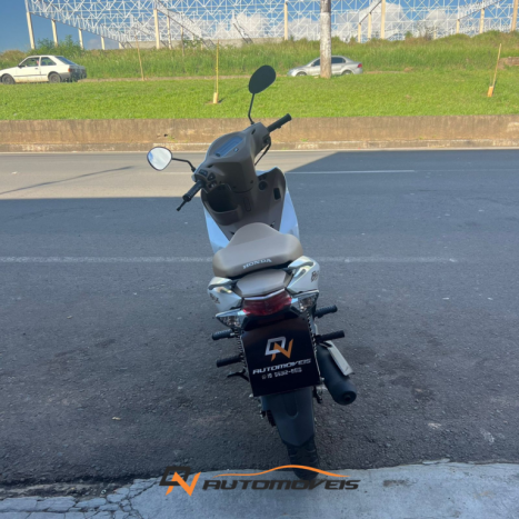 HONDA Biz 125 EX, Foto 4