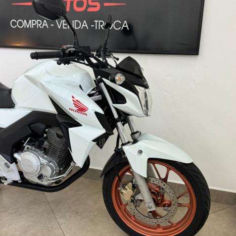 HONDA CB 250 F Twister , Foto 2