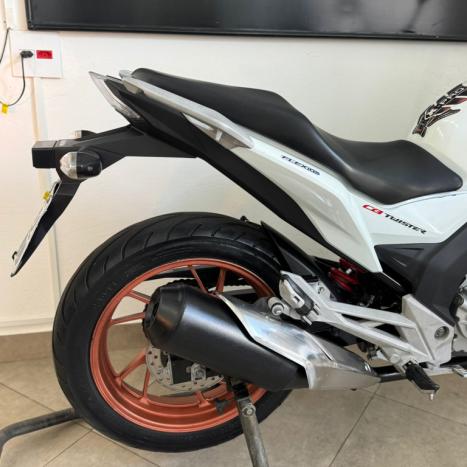 HONDA CB 250 F Twister , Foto 4