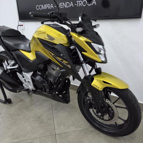 HONDA CB 300 F Twister FLEX ABS, Foto 2