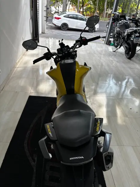 HONDA CB 300 F Twister FLEX ABS, Foto 2