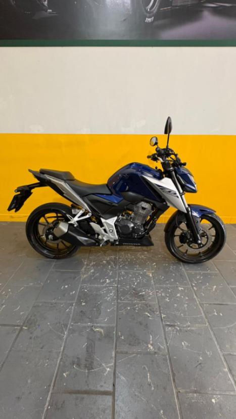 HONDA CB 300 F Twister FLEX ABS, Foto 4