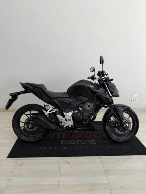 HONDA CB 300 F Twister FLEX ABS, Foto 1