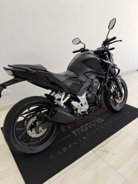 HONDA CB 300 F Twister FLEX ABS, Foto 4