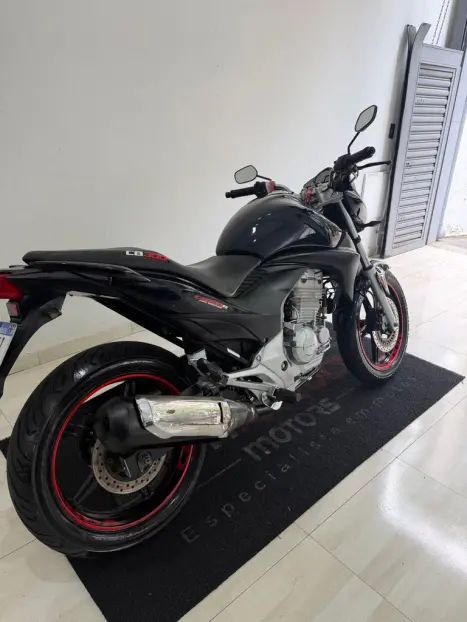 HONDA CB 300 R ABS, Foto 4
