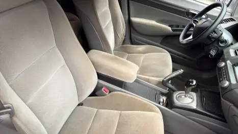 HONDA Civic 1.8 16V 4P FLEX LXS AUTOM�TICO, Foto 5