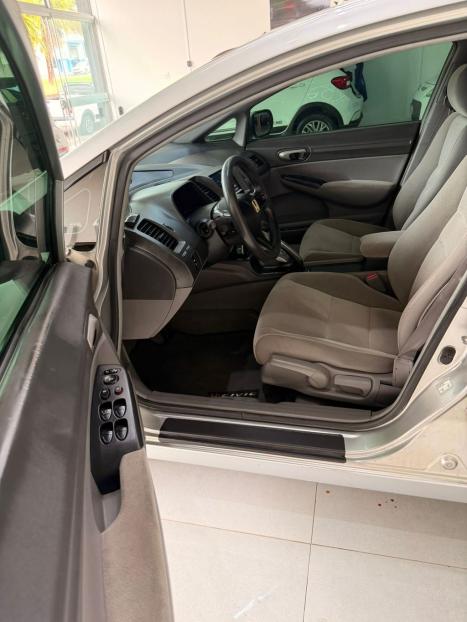 HONDA Civic 1.8 16V 4P FLEX LXS AUTOM�TICO, Foto 8