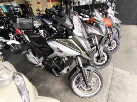 HONDA NC 750 X ABS, Foto 2