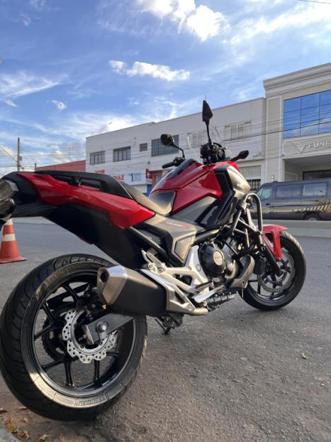 HONDA NC 750 X ABS, Foto 2