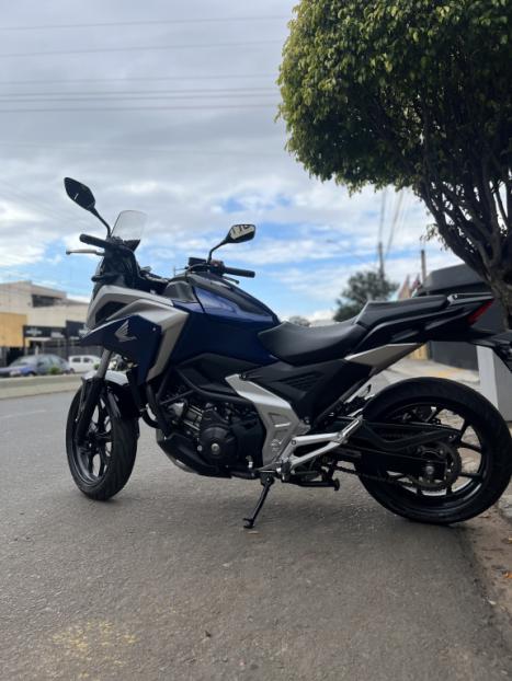 HONDA NC 750 X ABS, Foto 2