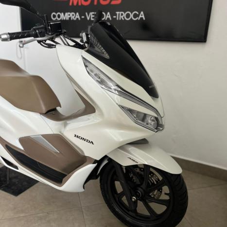 HONDA PCX 150 DLX, Foto 2