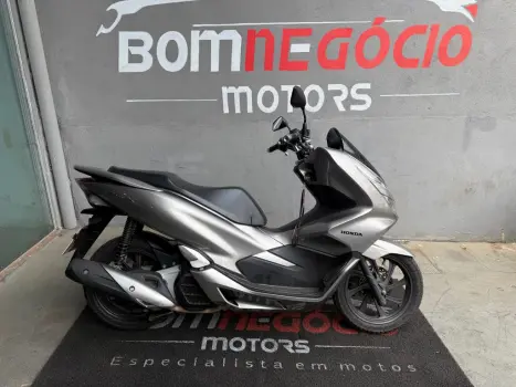 HONDA PCX 150 DLX, Foto 3