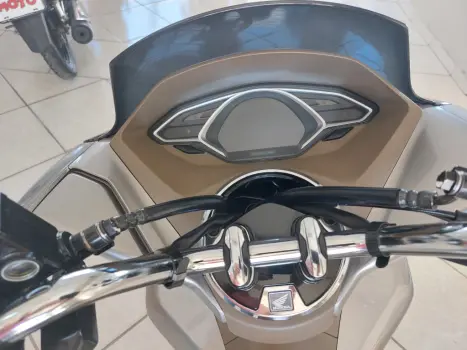 HONDA PCX 150 DLX, Foto 4
