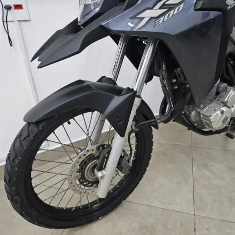HONDA XRE 300 ABS, Foto 9