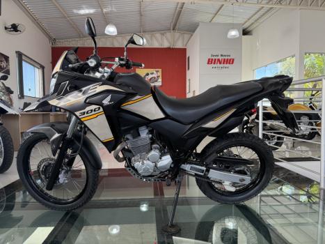 HONDA XRE 300 ABS, Foto 1