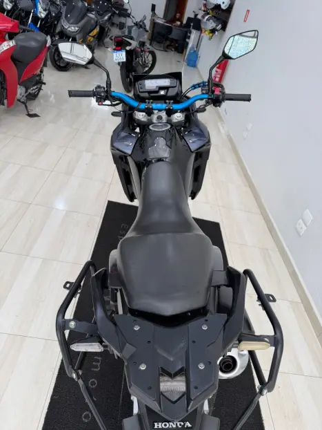 HONDA XRE 300 ADVENTURE, Foto 2