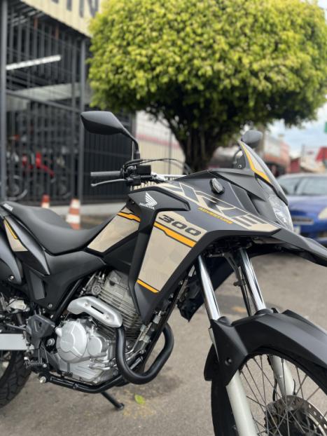 HONDA XRE 300 ADVENTURE, Foto 4