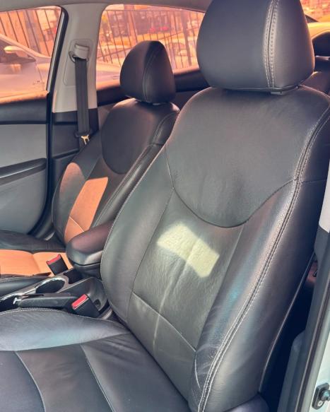 HYUNDAI Elantra 2.0 16V 4P FLEX GLS AUTOMTICO, Foto 5