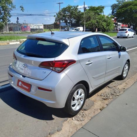 HYUNDAI HB 20 Hatch 1.6 16V 4P COMFORT STYLE FLEX, Foto 4