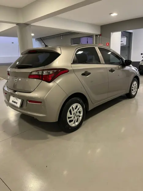 HYUNDAI HB 20 Hatch 1.0 12V 4P FLEX UNIQUE, Foto 4