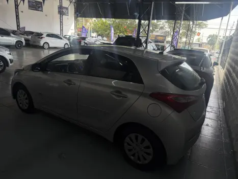 HYUNDAI HB 20 Hatch 1.6 16V 4P FLEX COMFORT PLUS AUTOM�TICO, Foto 9