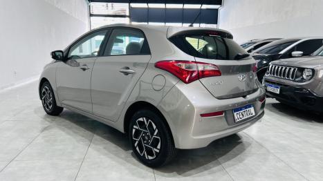 HYUNDAI HB 20 Hatch 1.6 16V 4P FLEX COMFORT PLUS AUTOM�TICO, Foto 9