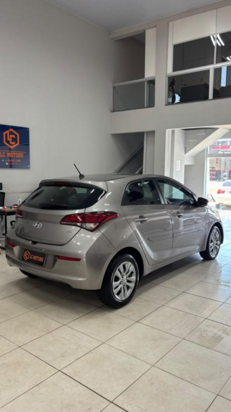 HYUNDAI HB 20 Hatch 1.6 16V 4P FLEX COMFORT PLUS, Foto 4