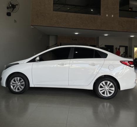 HYUNDAI HB 20 Sedan 1.6 16V 4P FLEX COMFORT PLUS AUTOM�TICO, Foto 4