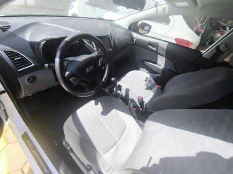 HYUNDAI HB 20 Sedan 1.6 16V 4P FLEX COMFORT PLUS AUTOM�TICO, Foto 3