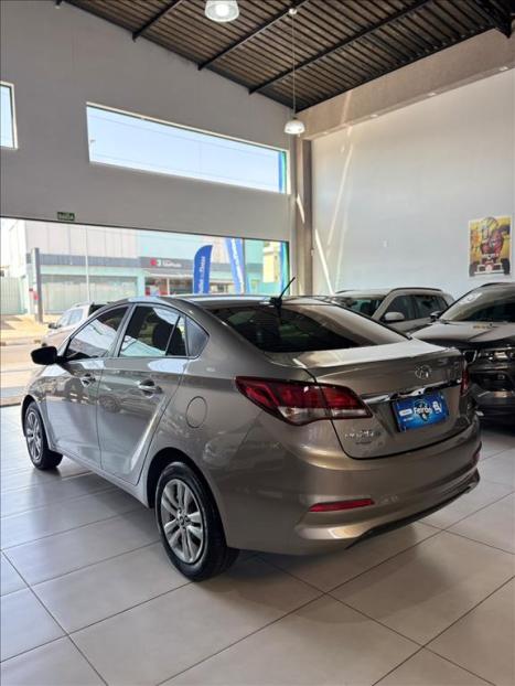 HYUNDAI HB 20 Sedan 1.0 12V 4P FLEX COMFORT PLUS TURBO, Foto 4