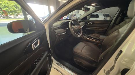 JEEP Commander 2.0 16V 4P TD380 OVERLAND 4X4 TURBO DIESEL AUTOM�TICO AT9, Foto 6