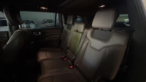 JEEP Commander 2.0 16V 4P TD380 OVERLAND 4X4 TURBO DIESEL AUTOM�TICO AT9, Foto 13