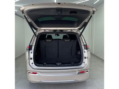 JEEP Commander 2.0 16V 4P TD380 OVERLAND 4X4 TURBO DIESEL AUTOM�TICO AT9, Foto 10