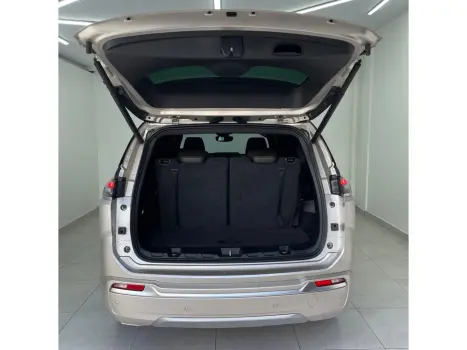 JEEP Commander 2.0 16V 4P TD380 OVERLAND 4X4 TURBO DIESEL AUTOM�TICO AT9, Foto 10