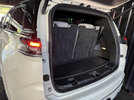JEEP Commander 2.0 16V 4P TD380 OVERLAND 4X4 TURBO DIESEL AUTOM�TICO AT9, Foto 12